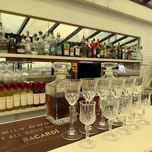 酒店 老城酒店, 巴统
